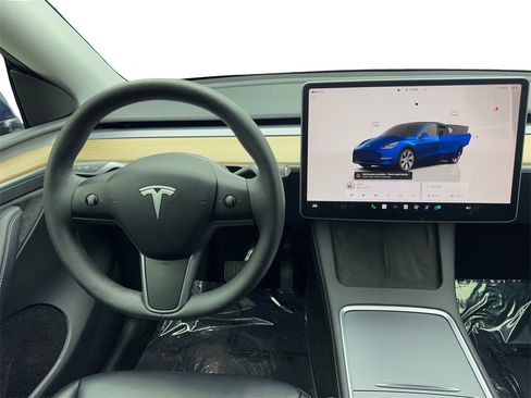 Used 2023 Tesla Model Y 2WD image 52