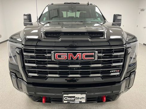 Used 2024 GMC Sierra 3500 AT4 w/ Technology Package AWD/4WD image 3
