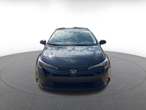 Used 2025 Toyota Corolla LE image 3
