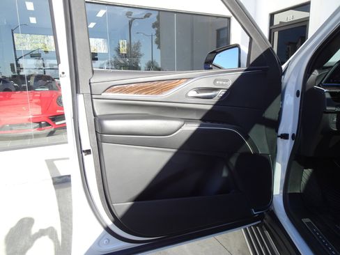 Used 2023 Cadillac Escalade ESV Sport Platinum w/ LPO, ONYX Package image 13