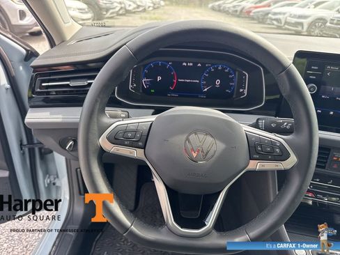 Used 2025 Volkswagen Jetta SEL image 17