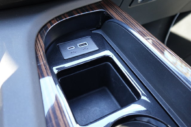 Used 2024 Cadillac Escalade Premium Luxury AWD/4WD image 56