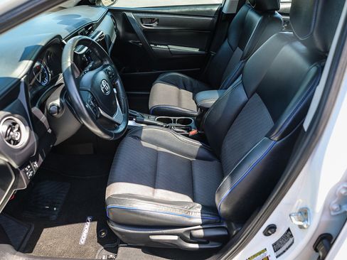 Used 2019 Toyota Corolla SE w/ SE Premium Package FWD image 8