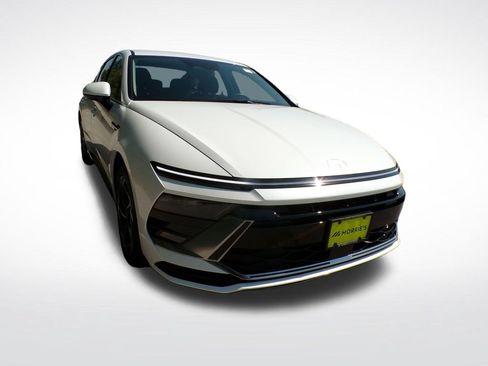 Certified 2026 Hyundai Sonata SEL FWD image 9