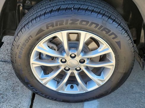 Used 2022 Jeep Cherokee Latitude Lux image 31