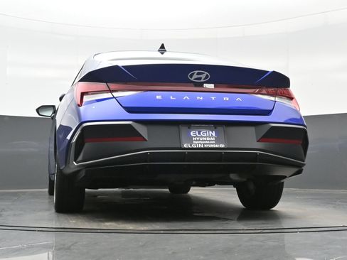 Certified 2025 Hyundai Elantra SEL image 30