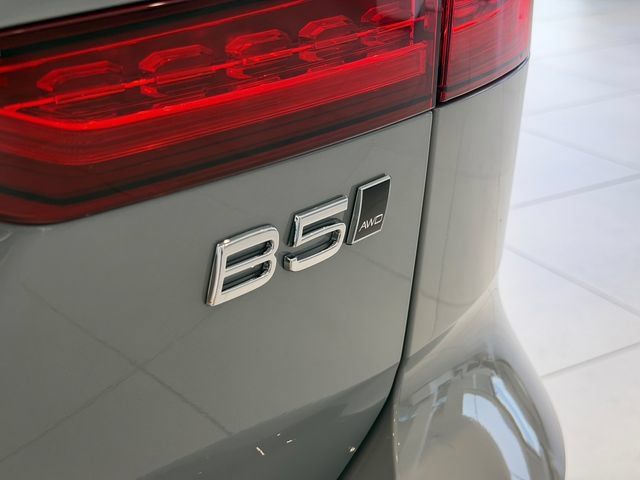 New 2026 Volvo V60 B5 Cross Country Plus w/ Protection Package Premier AWD/4WD image 14