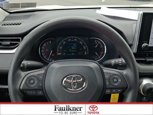 Used 2024 Toyota RAV4 LE AWD/4WD image 18