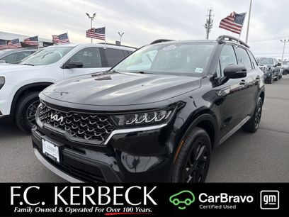 Used 2023 Kia Sorento S w/ Panoramic Sunroof Package