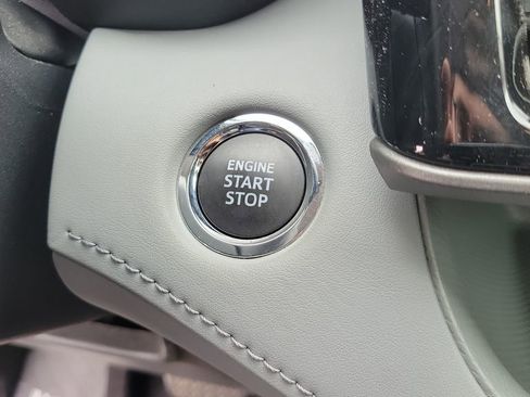 Used 2023 Toyota Highlander LE image 27