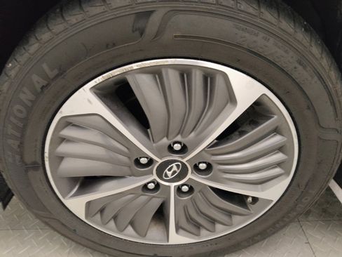 Used 2021 Hyundai Ioniq SE image 31