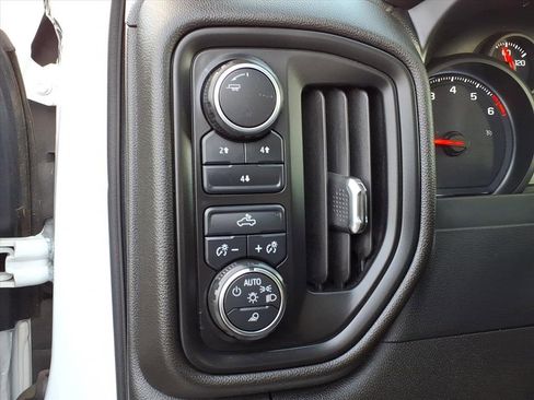 Certified 2021 Chevrolet Silverado 2500 Custom w/ Custom Value Package image 15