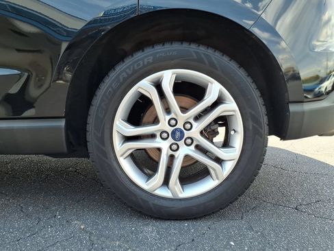 Used 2018 Ford Edge Titanium w/ Equipment Group 301A AWD/4WD image 23
