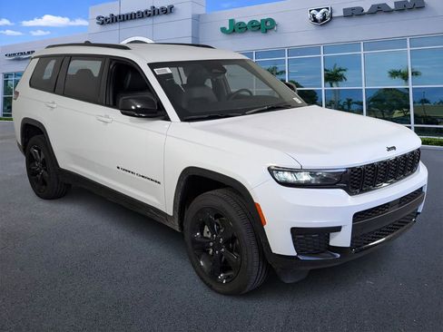 New 2025 Jeep Grand Cherokee L Laredo RWD image 2