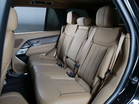 Certified 2026 Land Rover Range Rover SE AWD/4WD image 5
