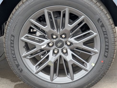 New 2026 Ford Expedition Platinum image 9