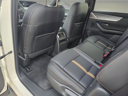 New 2025 MAZDA CX-70 Plug-In Hybrid w/ Premium Plus image 12