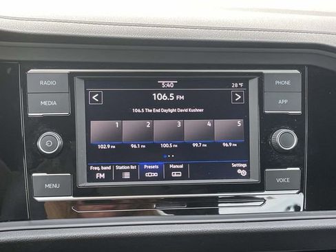 Used 2023 Volkswagen Jetta Sport image 24