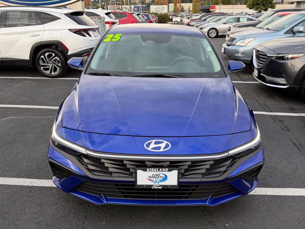 Used 2025 Hyundai Elantra SE FWD image 5