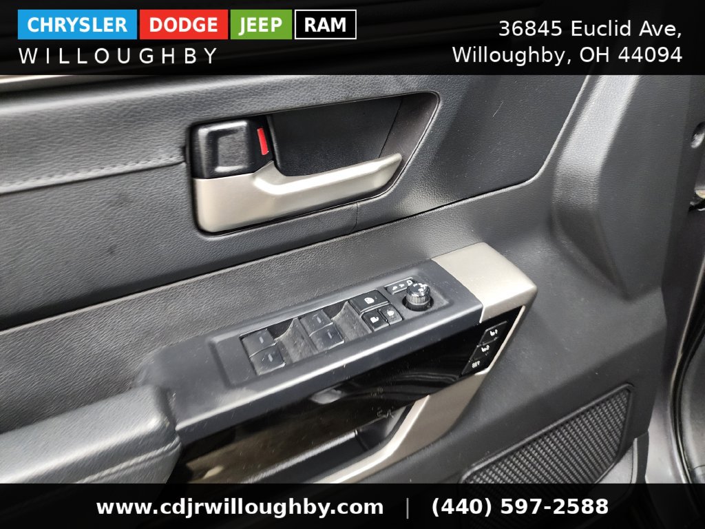 Used 2025 Toyota Tundra Limited AWD/4WD image 12
