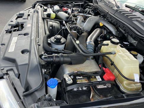 Used 2020 Ford F350 Lariat w/ Chrome Package image 40