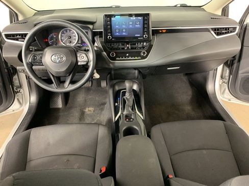 Used 2022 Toyota Corolla LE image 29