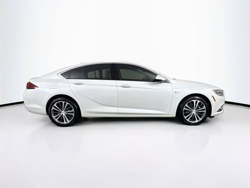 Used 2018 Buick Regal Essence w/ Driver Confidence Package #1 FWD image 12