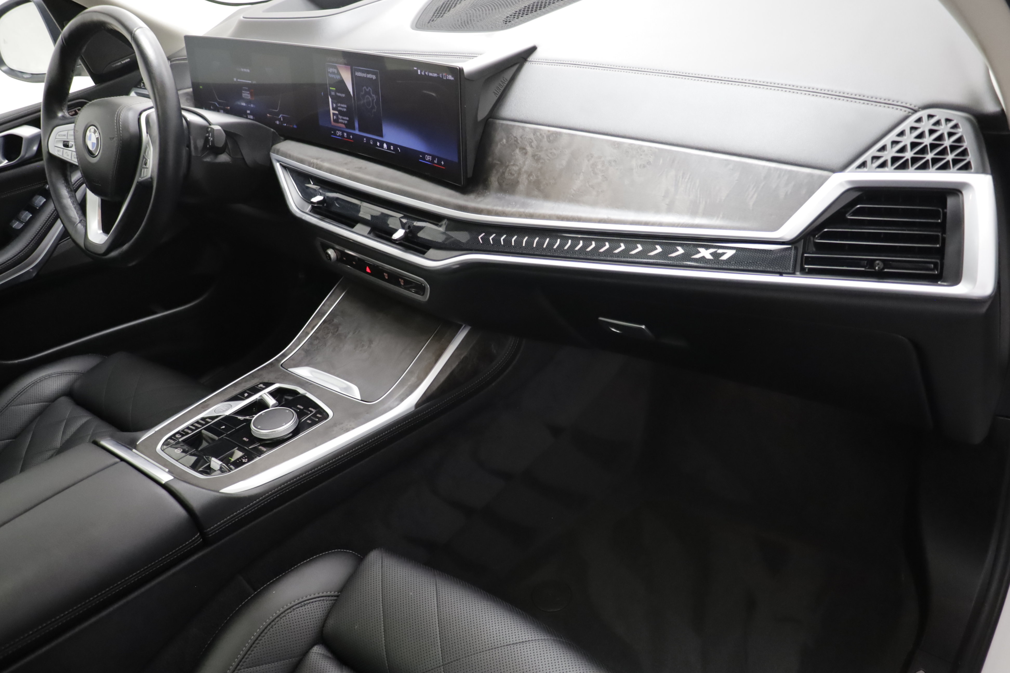Used 2024 BMW X7 xDrive40i w/ Premium Package AWD/4WD image 20
