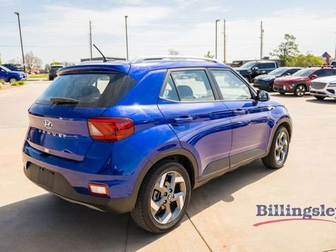 Used 2025 Hyundai Venue SEL image 5