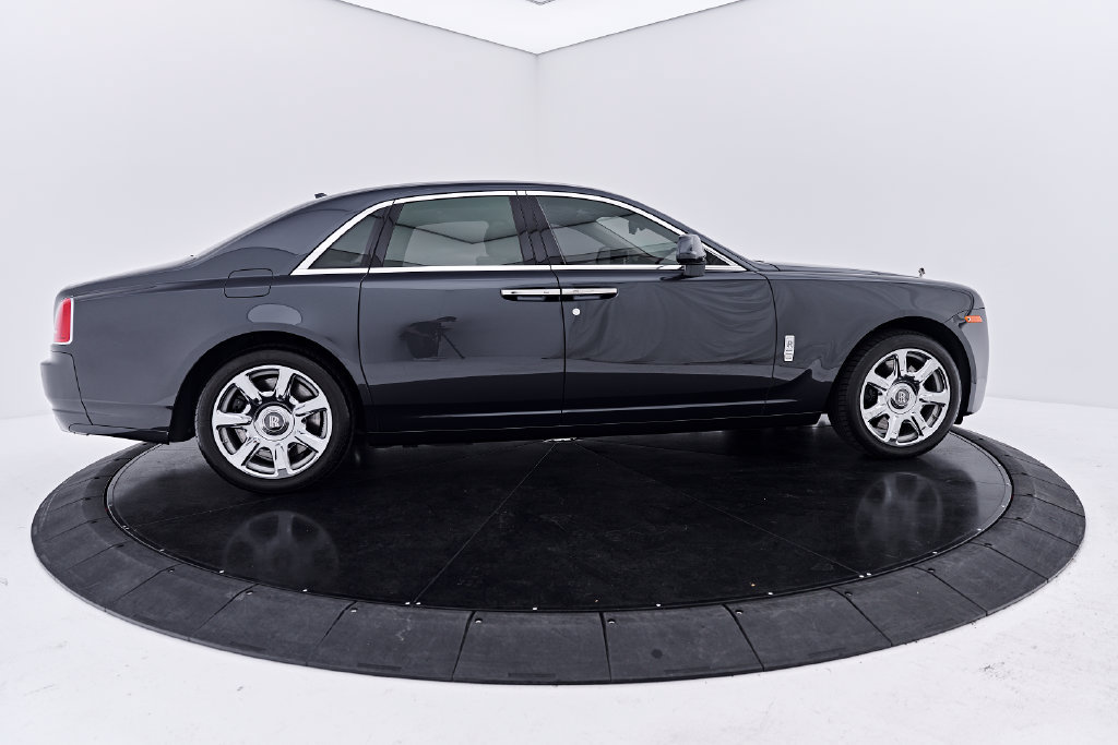 Used 2016 Rolls-Royce Ghost RWD image 14