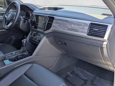 Used 2023 Volkswagen Atlas Cross Sport SE FWD image 21