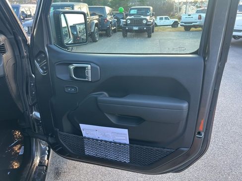 New 2026 Jeep Gladiator Sport image 10