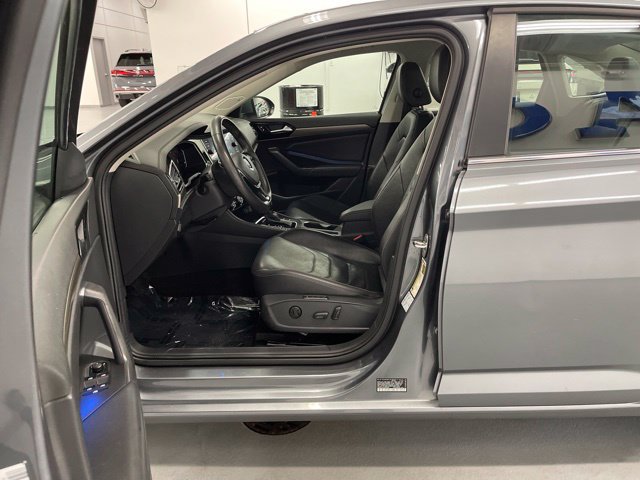 Used 2020 Volkswagen Jetta SEL Premium FWD image 4