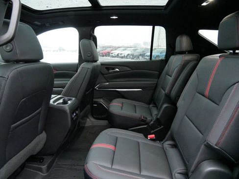 New 2026 Chevrolet Traverse RS image 15