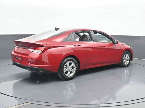 Used 2022 Hyundai Elantra SE w/ Cargo Package image 6