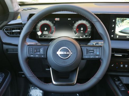 New 2026 Nissan Kicks SR w/ Cold Weather Package image 6