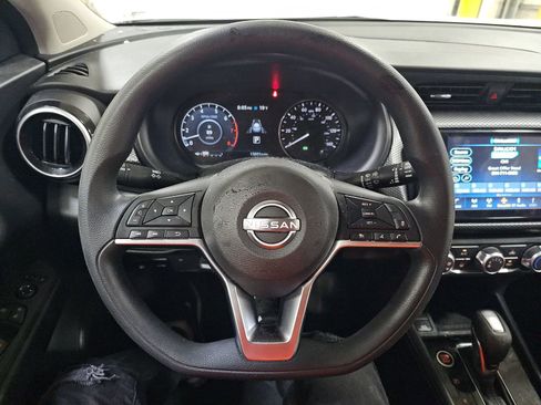 Used 2024 Nissan Kicks SV image 6