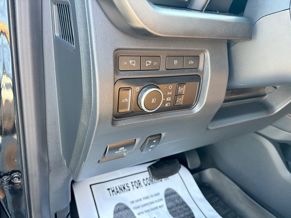 Certified 2023 Ford F350 Platinum w/ Tremor Off-Road Package AWD/4WD image 30