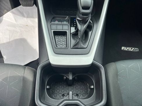 Used 2024 Toyota RAV4 XLE w/ Convenience Package FWD image 19