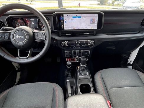 Used 2024 Jeep Wrangler Unlimited Rubicon image 14