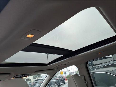 Used 2023 Nissan Rogue SL w/ SL Premium Package image 12