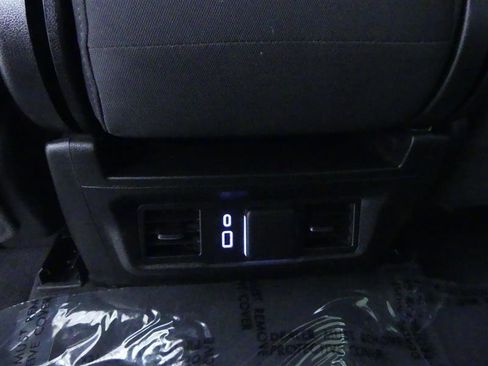 Used 2024 Chevrolet Silverado 1500 LT image 25