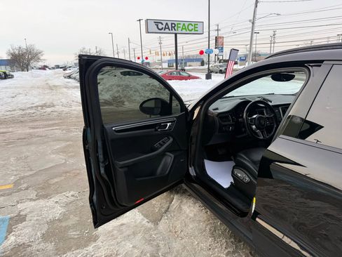 Used 2018 Porsche Macan Sport Edition image 16