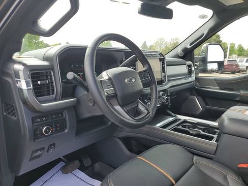 Used 2024 Ford F250 Platinum AWD/4WD image 8
