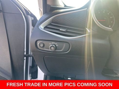 Used 2022 Chevrolet Malibu LT image 30