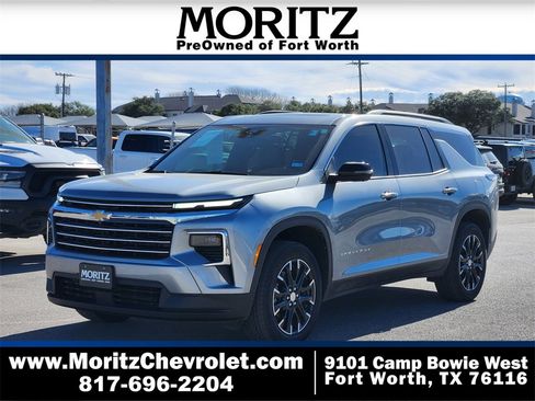 Used 2025 Chevrolet Traverse LT w/ Sun and Wheel Package image 1