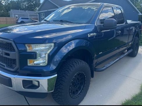 Used 2015 Ford F150 XLT w/ Trailer Tow Package RWD image 2