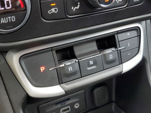 Used 2023 GMC Terrain SLT w/ Elevation Edition FWD image 33