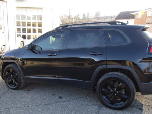 Used 2018 Jeep Cherokee Limited w/ High Altitude Package image 1