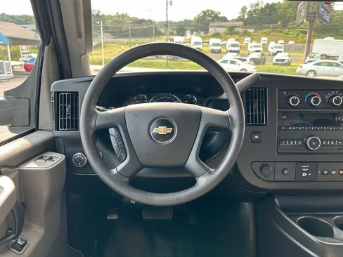 Used 2023 Chevrolet Express 3500 w/ Power Convenience Package RWD image 17